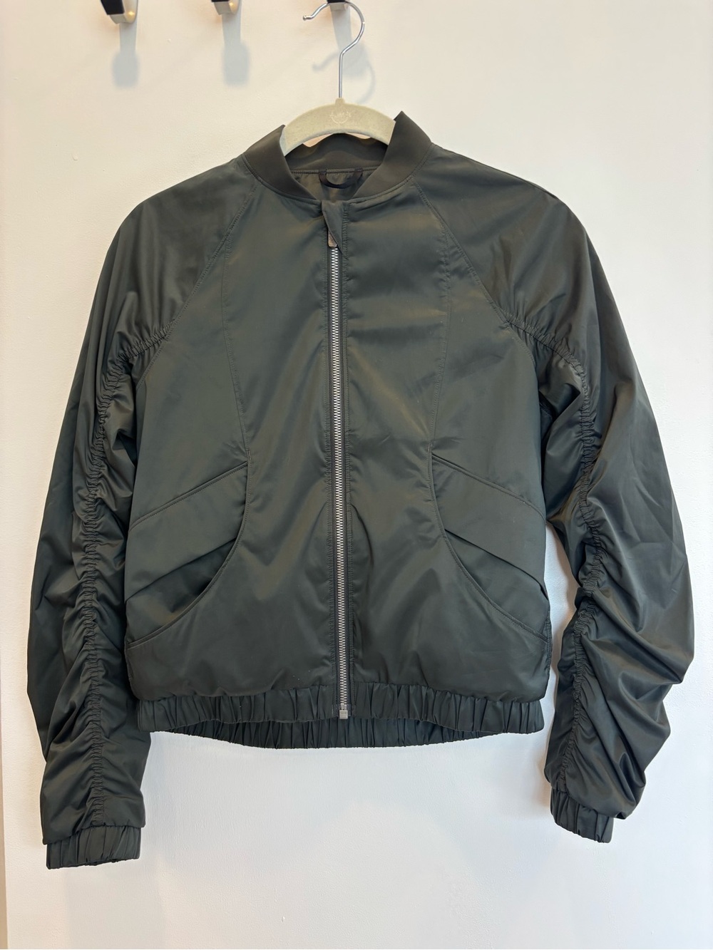 LULULEMON Black Zip Up Jacket, Size 2, Great Condition